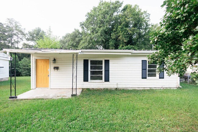 Building Photo - 4170 Palace Ave