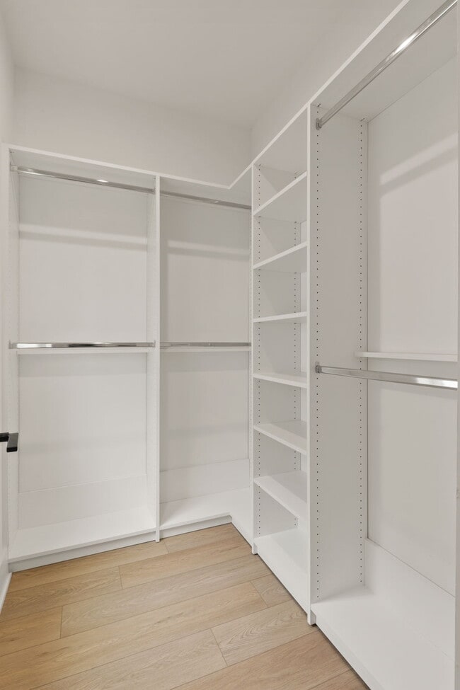 Photo - 1839 Gotham Ln NE