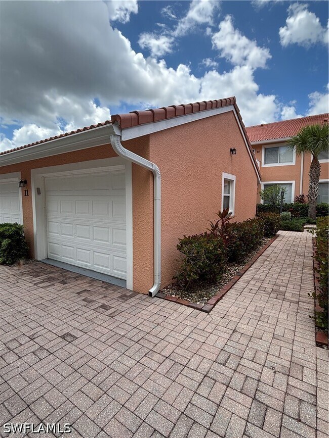 Building Photo - 6820 Beach Resort Dr Unit 11