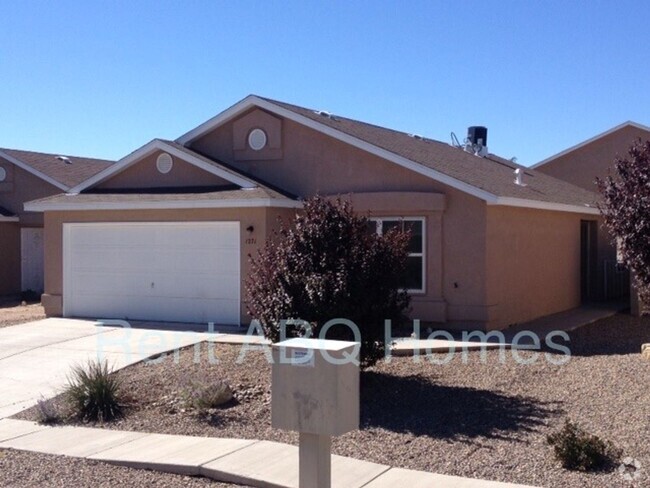 Building Photo - 4 Bed, 2 Bath Home in SW Albuquerque