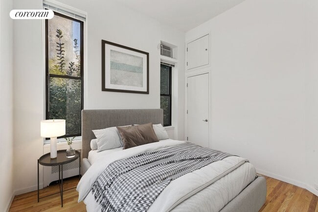 Photo - 70 W 11th St