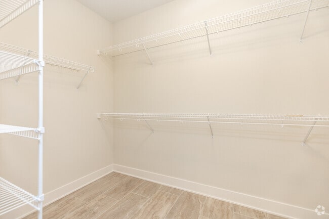 4BR, 2.5BA - 3,000 SF