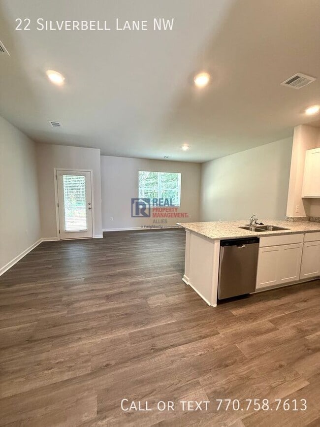 Photo - 22 Silverbell Ln NW