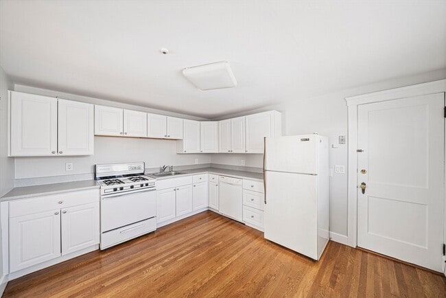 Photo - 14 Hartwell St