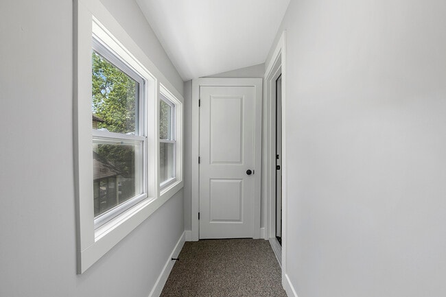 Photo - 751 Veto St NW