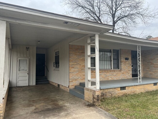 Photo - 1914 S Van Buren St