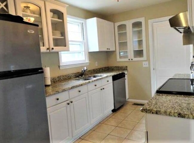 Photo - 1020 Elm Ave