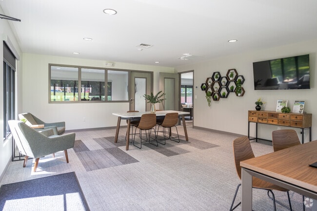 Leasing Office - Richmond Hills Apartments