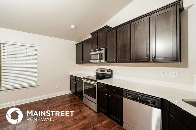 Photo - 980 Clover Ave