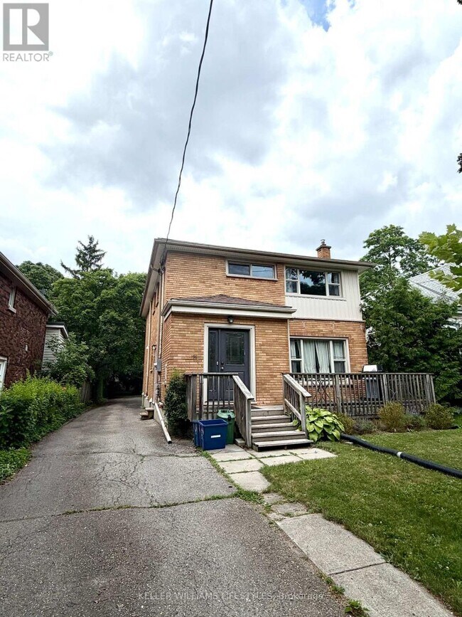 Photo - 196 Emery St E