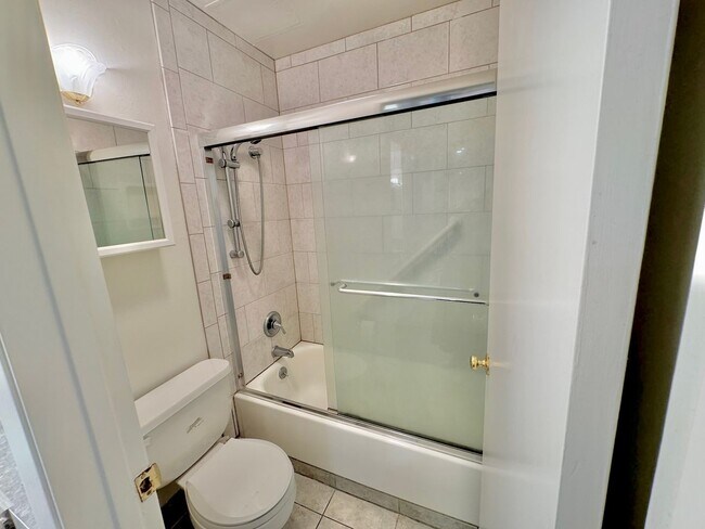 Photo - $500 OFF FIRST MONTH RENT!!! One Bedroom O... Unidad 153