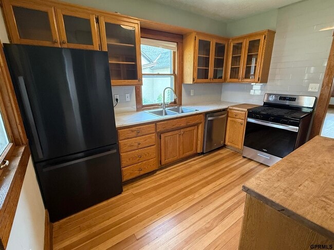 Photo - 824 N 47th St