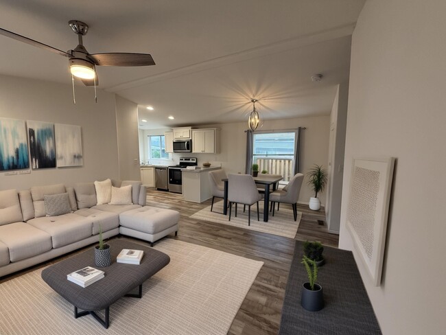 Photo - 165 Broadmore Ave NE