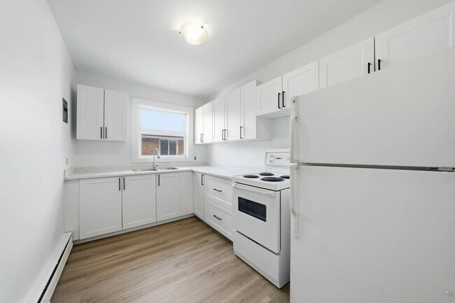 Photo - Monterey Apartments