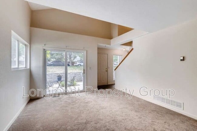 Photo - 1601 Great Western Dr