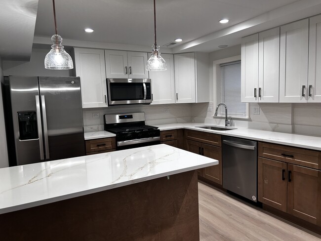 brand new kitchen - 7356 N Harlem Ave Apartments Unit 1E