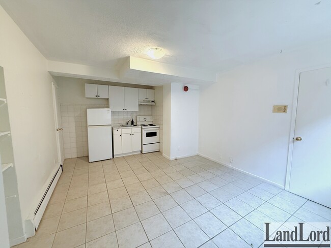 Building Photo - 198 Dunn Ave Unit 203