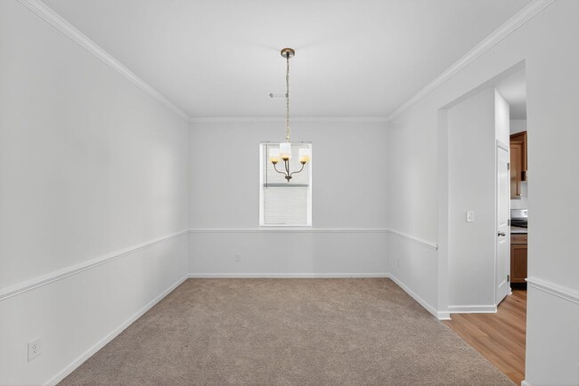 Photo - 233 Bloomfield Cir