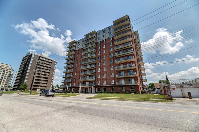 Building Photo - Derby Lane Apartments