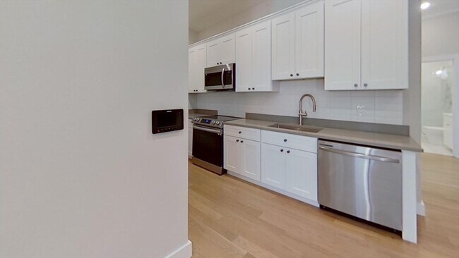 Building Photo - 16 Highgate St Unit 101