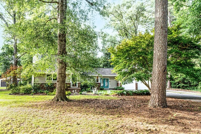 Photo - 512 Haywood Creek Dr