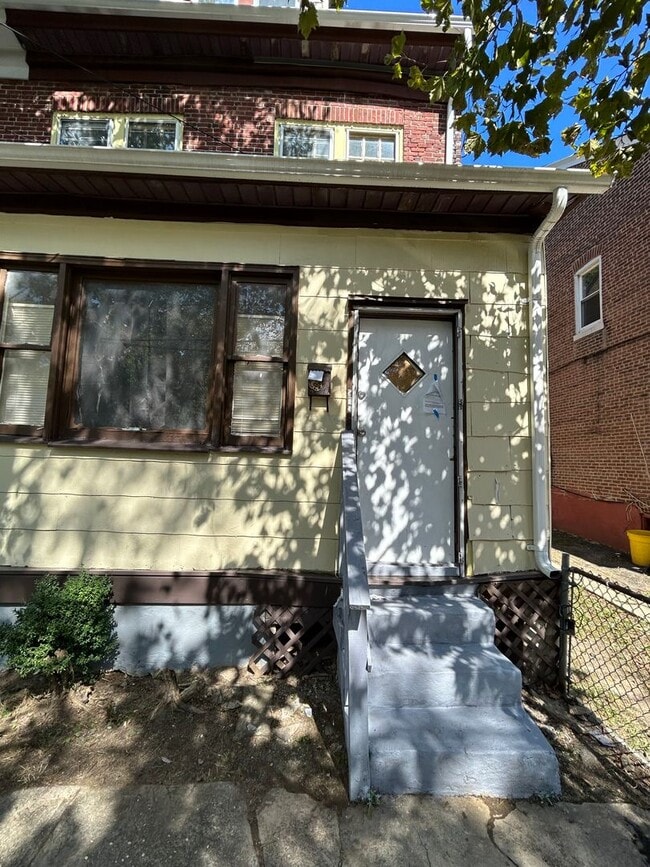Building Photo - 648 Stuyvesant Ave Unit 648 Stuyvesant Ave 1 Rental