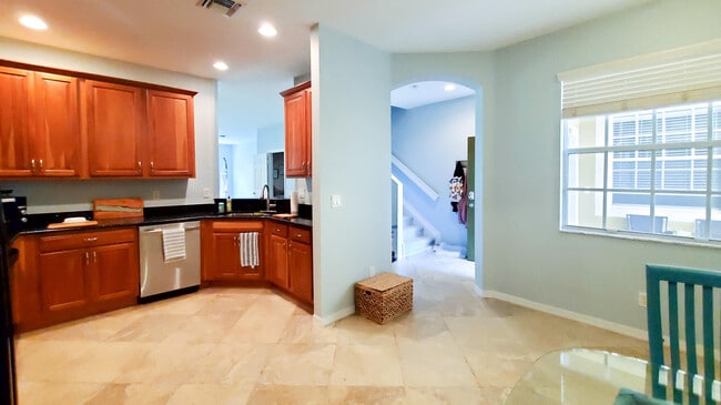 Photo - 1560 SE Wilshire Pl