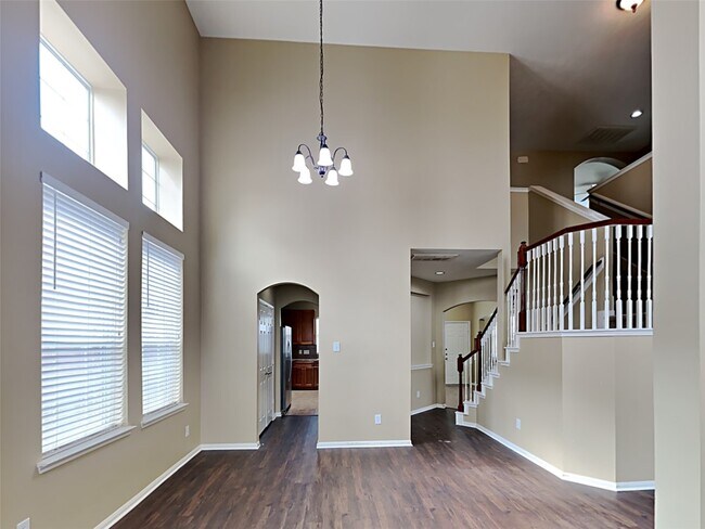 Photo - 1927 Makenna Ln