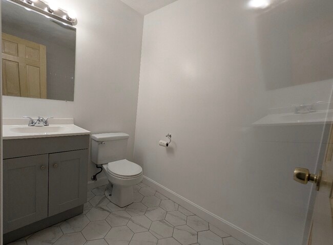 Building Photo - 8 Pearl St Unit 4 Bed June 2027