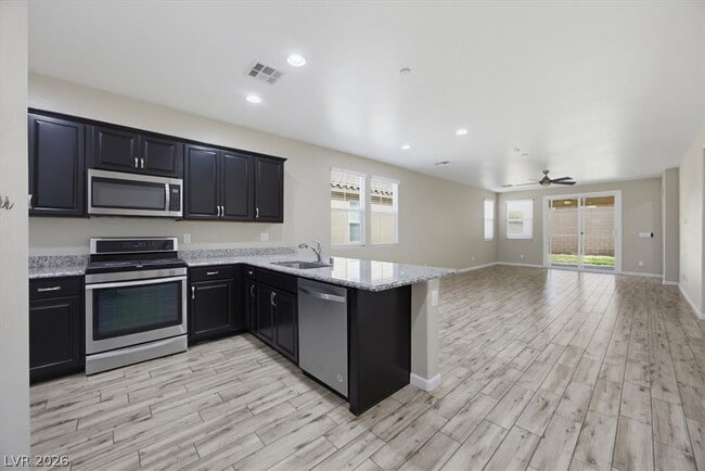 Photo - 917 Spiracle Ave