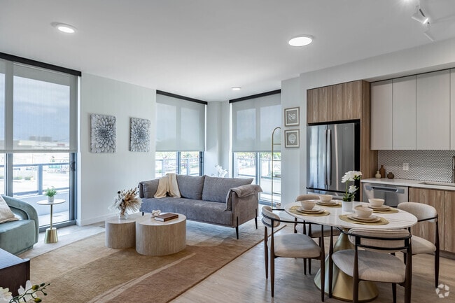 2 BR 2 BA - 1,069SF