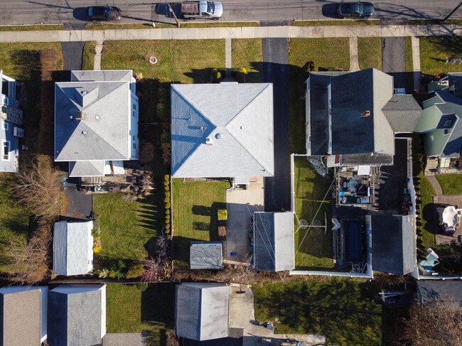 Photo - 122 Fairview Ave Unidad Second Floor