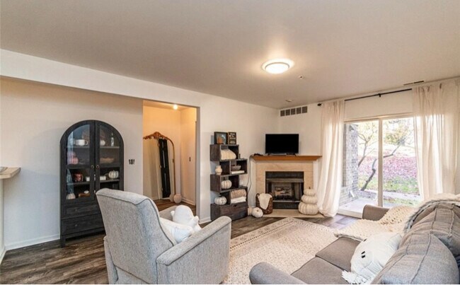 Photo - 867 Amanda Ln