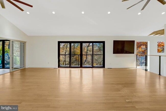 Photo - 6120 Beachway Dr