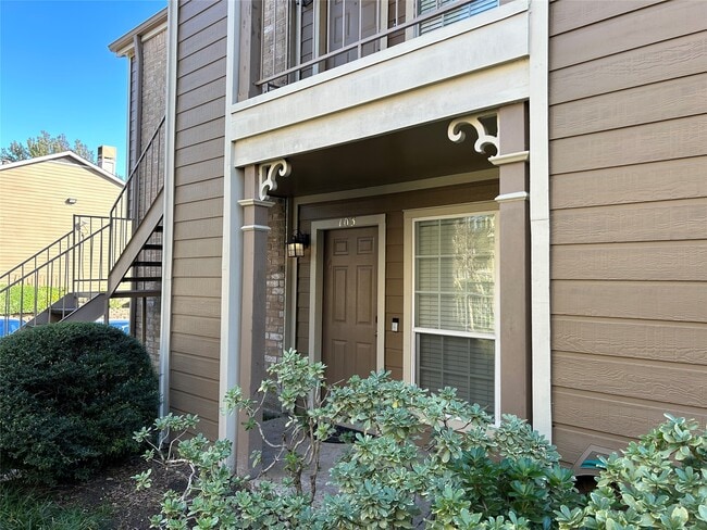Photo - 1880 White Oak Dr Unidad 103