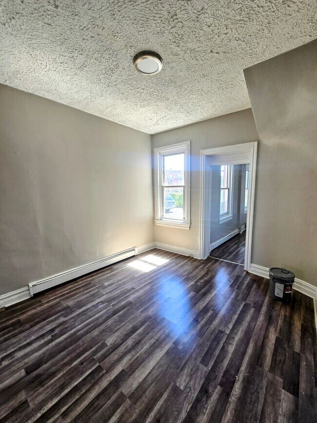 Building Photo - 512 W Chew St Unit 1 Rental
