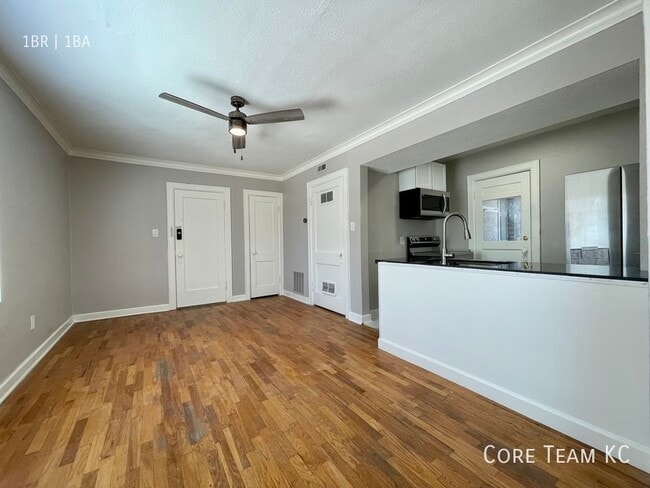 Photo - 1114 W 45th St Unidad 1114-3