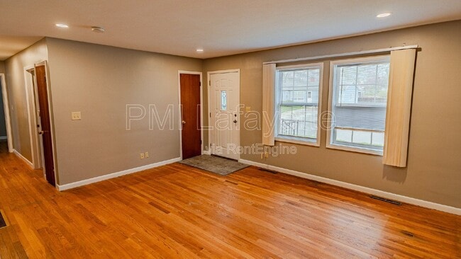 Photo - 2454 Poplar Ln