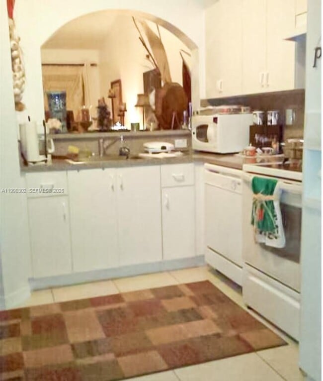 935 NE 33rd Terrace Unit 203
