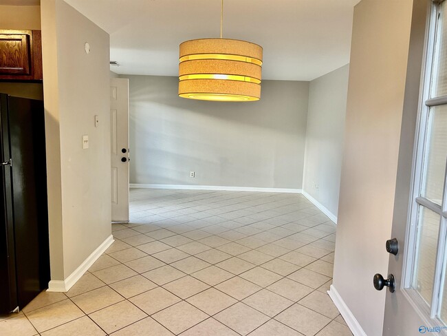 Photo - 142 Angela Dr Unit B