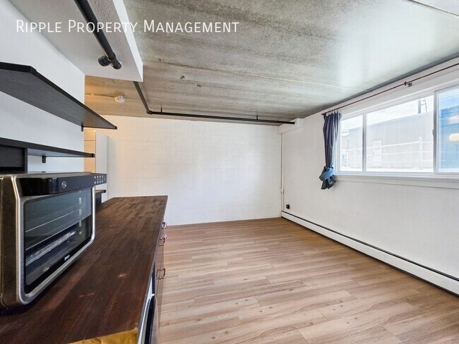 Photo - URBAN CHIC 1-BED CONDO | SUNNYSIDE LIVING Unit 104