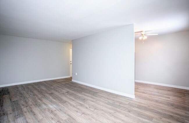 Photo - Kingsberry Towers Apartments