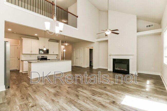 Photo - 140 Stewart Glen Dr