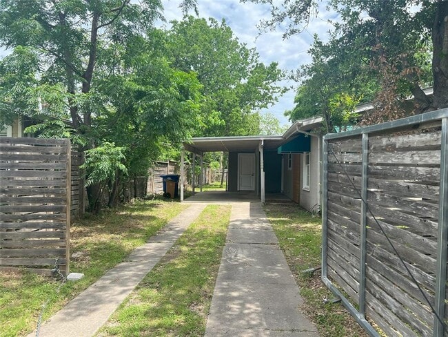 512 Krebs Ln