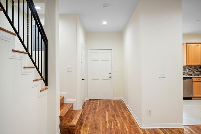 Photo - 415 E Dryden St