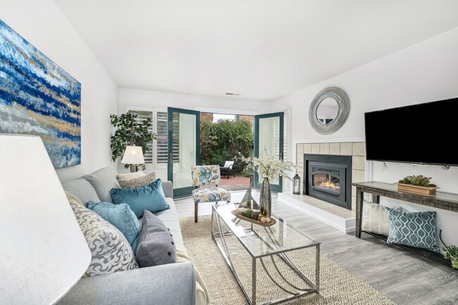 658 Centre Ct