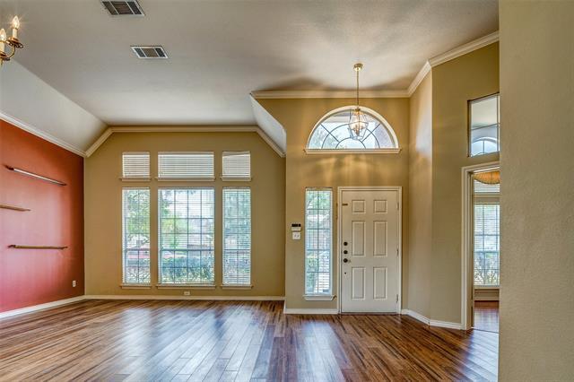 Photo - 318 Hampton Ct