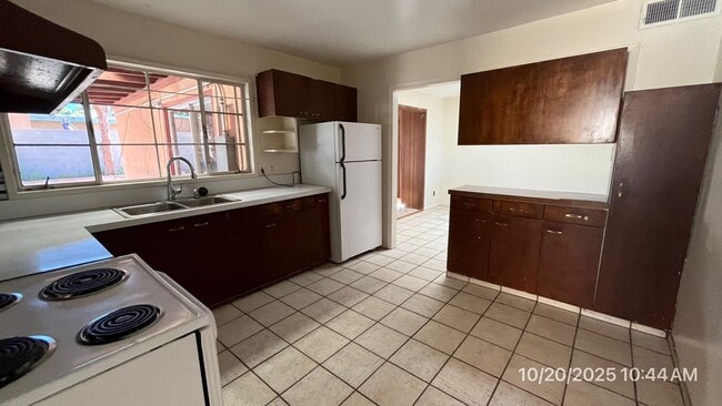 Photo - Uptown Lovely Home for Lease! 3 Bedroom, 2...