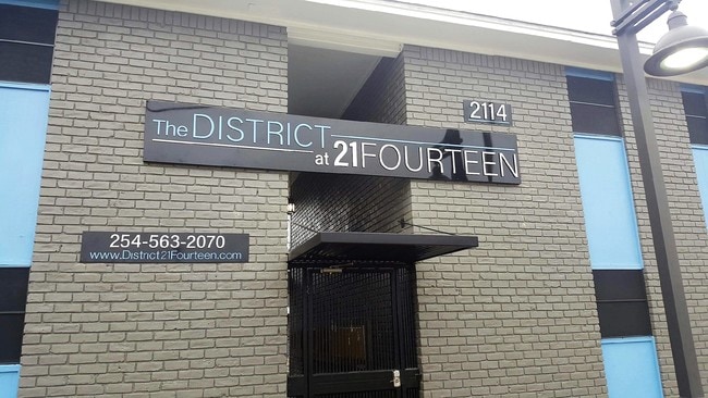¡Nueva apariencia! - District at 21 Fourteen