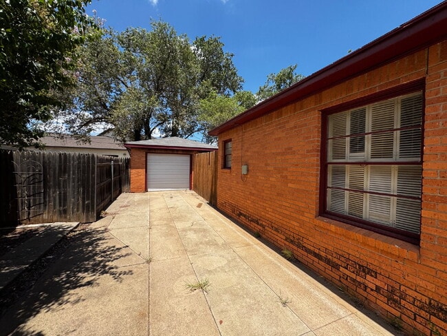 Photo - Stunning 3 Bedroom Home Located in the Medical District
